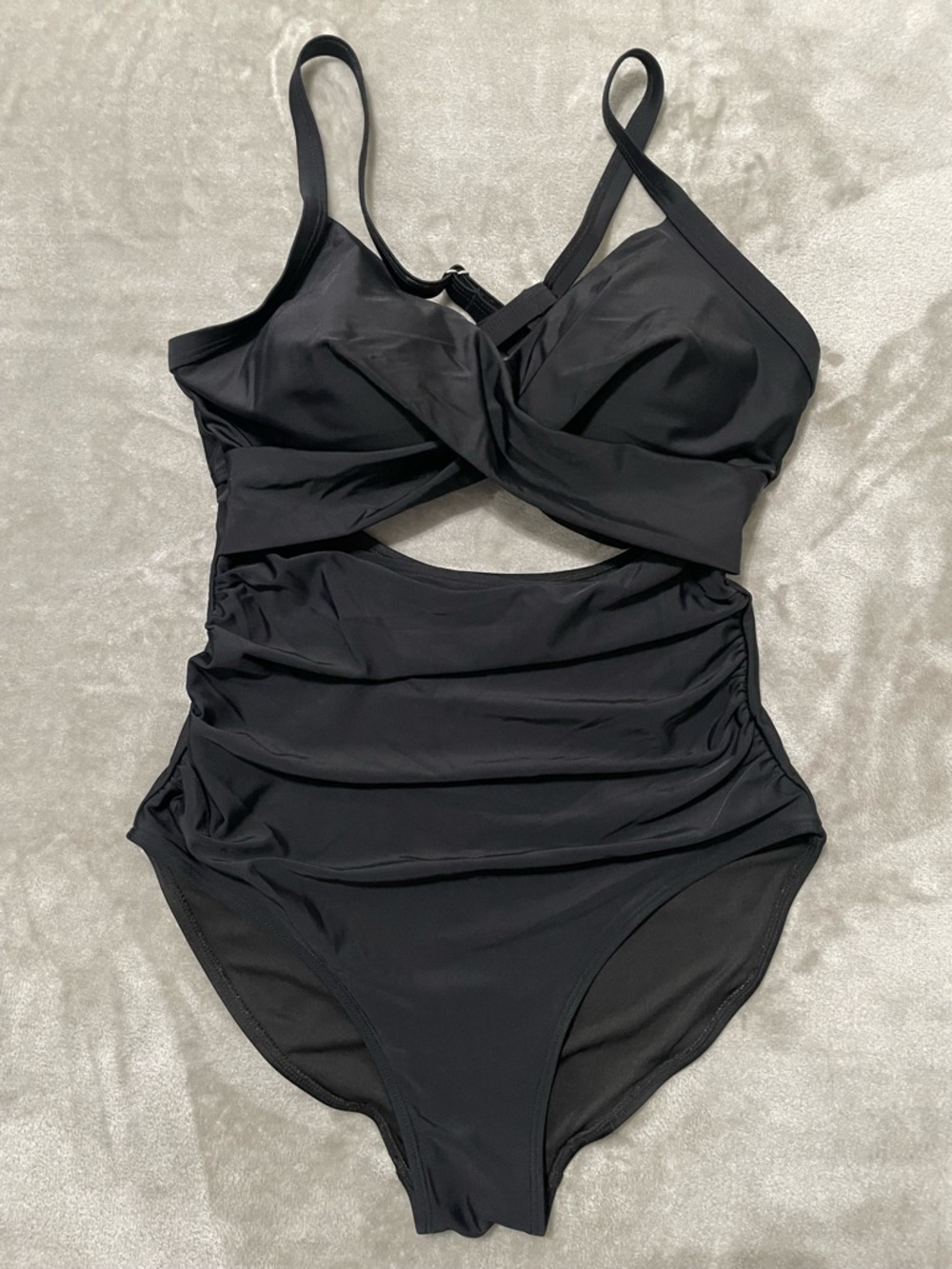 EoMenie Twist-Front Black Cutout One-Piece Swimsuit Tummy Control Ruched Size M